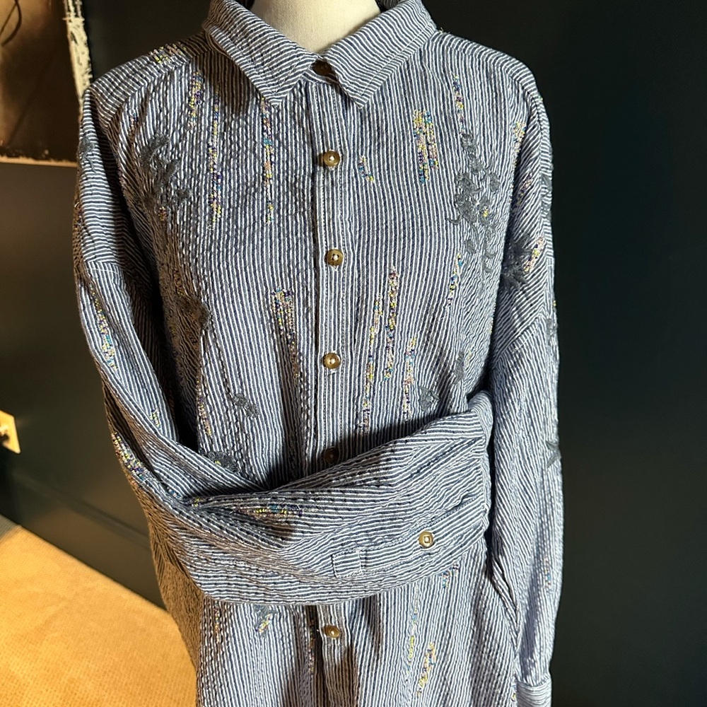 Pilcro Embroidered Button Down Shirt - Picture 7 of 9